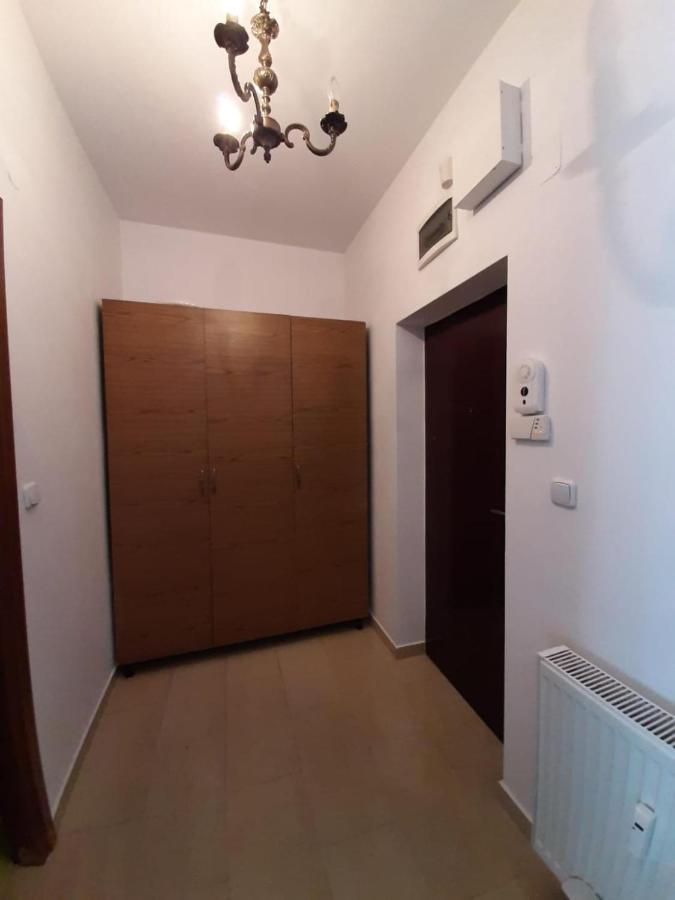Arad Chic Apartament Uta Exterior photo